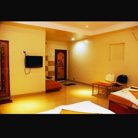 Hotel Apple Sai Residency 舍地 外观 照片