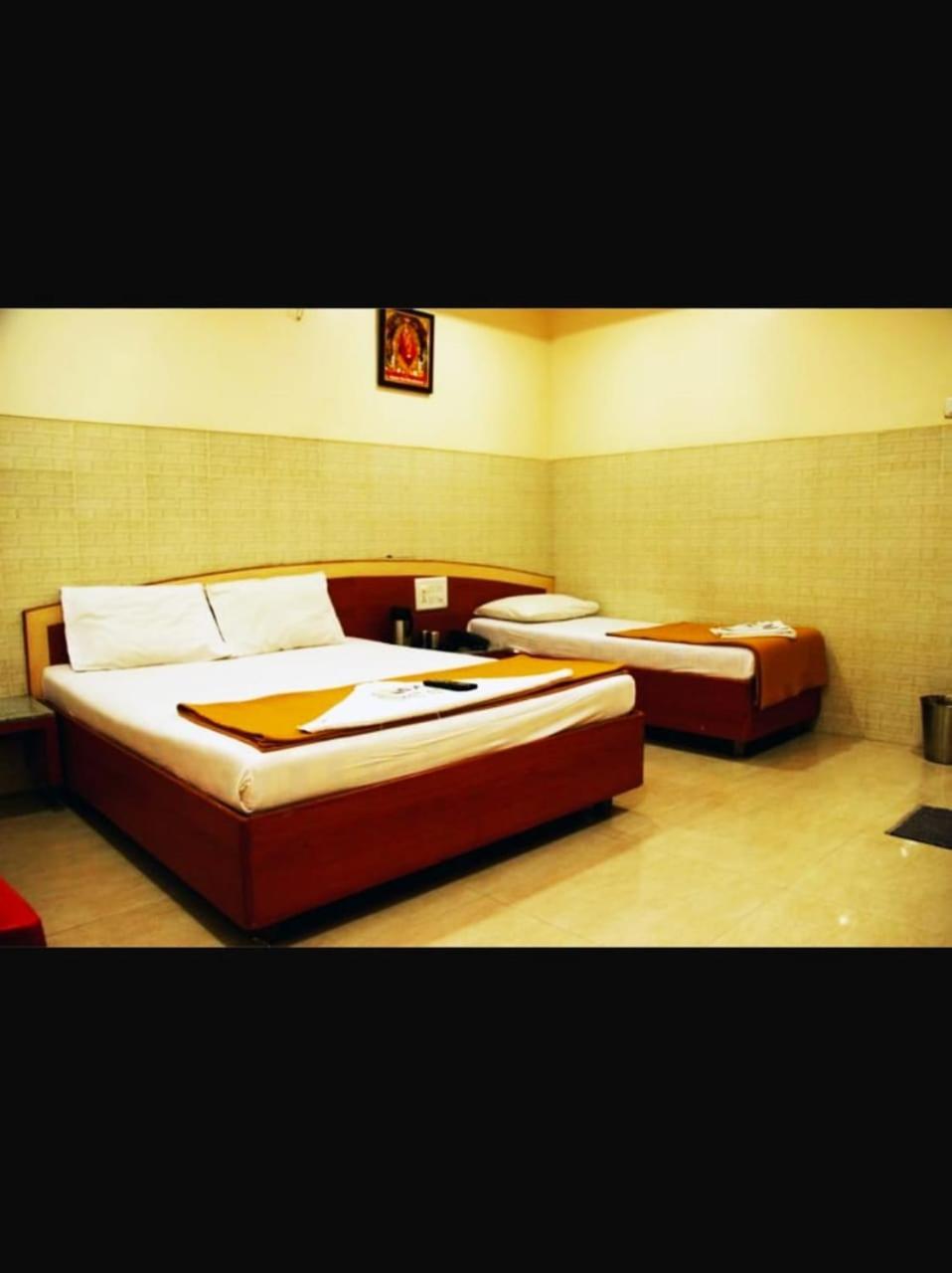 Hotel Apple Sai Residency 舍地 外观 照片